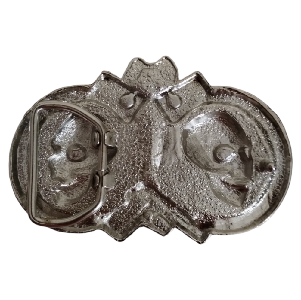 Skull Handcuffs Belt Buckle - Picture 2 of 3